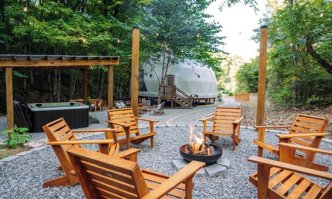 New Marshfield Cabina | Magical Dome Perfect for Families & Groups-Hot Tub-Kid Friendly-Firepit -Private