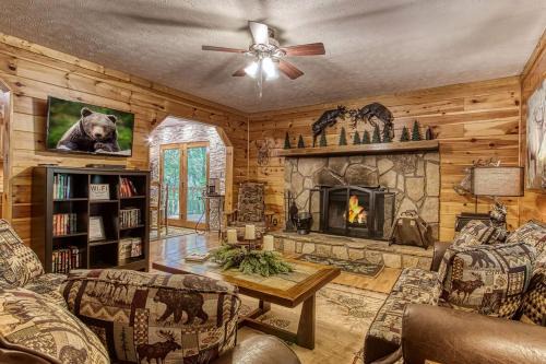 Sevierville Casa | Magical Nights, Hot Tub, WIFI, 685 in FREE Attraction tickets each paid day!