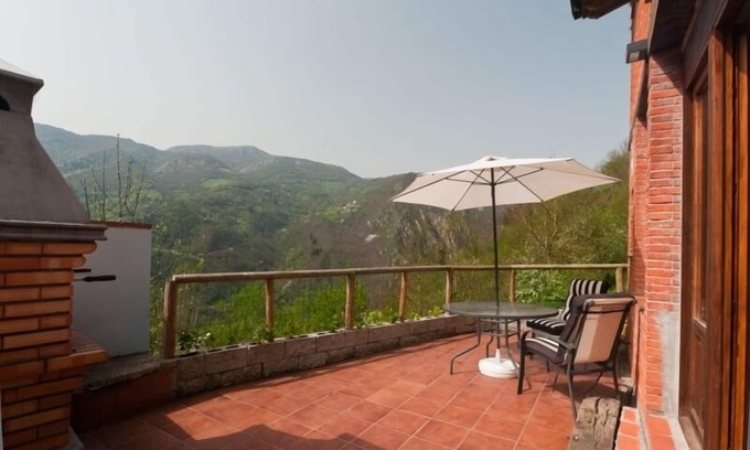 Santa María Casa | Lugar mágico, ideal parejas: jacuzzi, montañas, barbacoa y chimenea