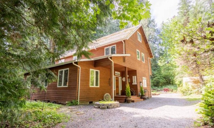 North Creek Casa | Magical Private House in Forest w/Hot Tub. Near Wineries!