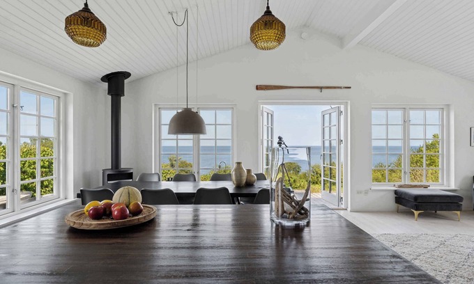 Listed Casa | “Magical Sea View – From Terrace to Horizon”