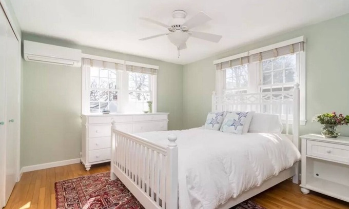 Bourne Casa | "Magical": Steps to the beach in laid-back beach community