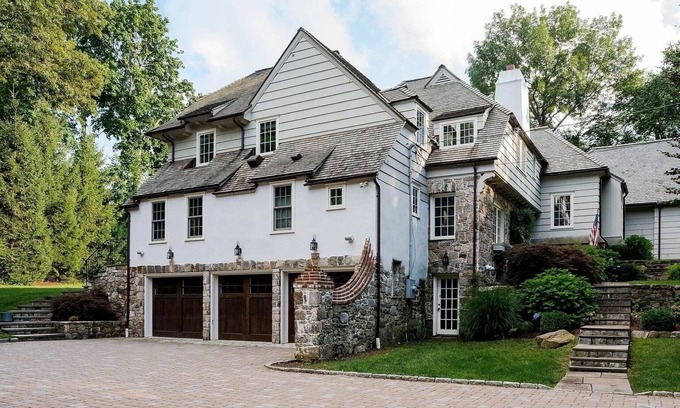 Westport Casa | Magical waterview estate 1 minute walk to downtown, 5 minute bike ride to beach