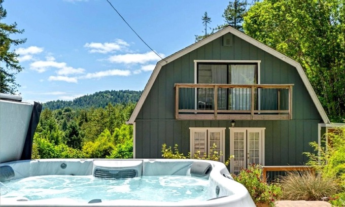 Cazadero Casa | MagicMountain~Top of RedwoodsEpic Views!Relaxing Vacation Home! WIFI/Pup/HtTb
