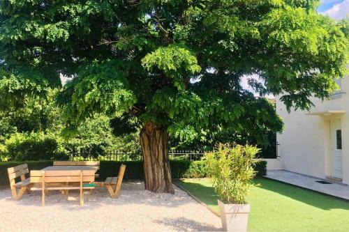 Saint-Florent-sur-Auzonnet Casa | MAGNANERIE LEONY : Maison au calme avec jardin