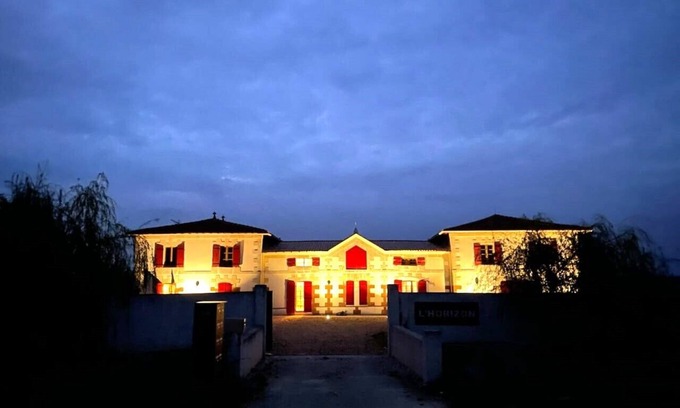 Saint-Sorlin-de-Conac Casa | Magnificent estate 12Ha, 23 rooms