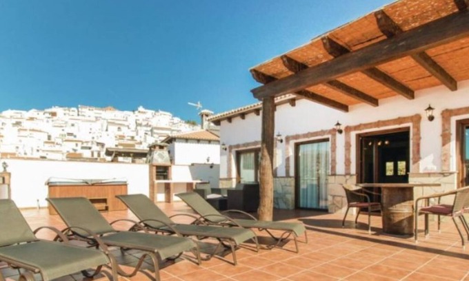 Canillas de Albaida Casa | Magnífica villa con terraza, jacuzzi y unas impresionantes vistas
