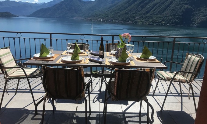 Argegno Apartamento | Magníficas vistas al lago de 180 grados del lago de Como desde Terrac
