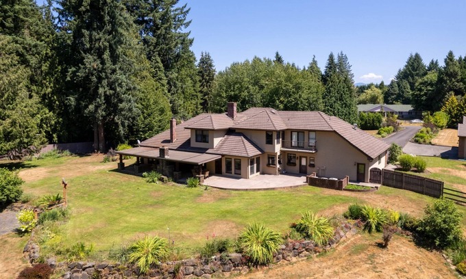 Meadow Glade Casa | Magnificent and Private Estate on Two Acres w/ Huge Manicured Yard, Covered Patio, Chef's Kitchen