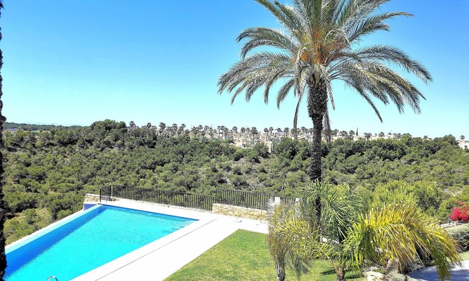Orihuela Costa Apartamento | Magnífico apartamento tranquilo con fantásticas vistas.