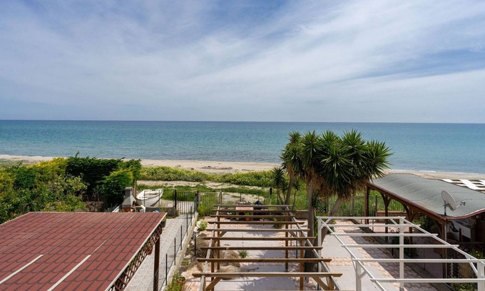 Strongoli Apartamento | MAGNIFICENT APARTMENT - SEA FRONT