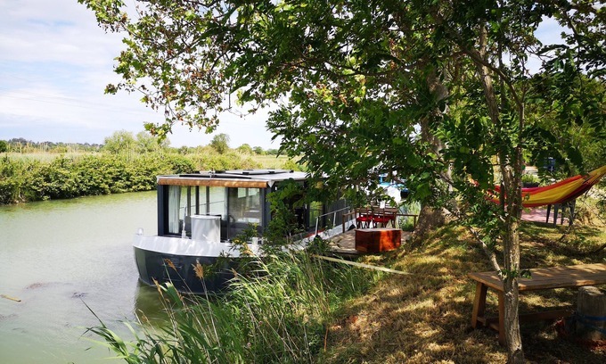 Portiragnes Alquiler De Eote | Magnificent barge for 4 people on the Canal du Midi, 5 minutes from the beach