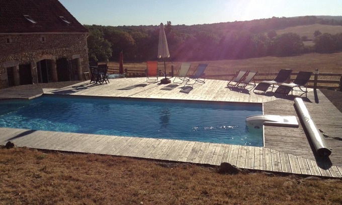 Brengues Casa | Magnífico hórreo, 8 personas 4 dormitorios, piscina privada climatizada, campo