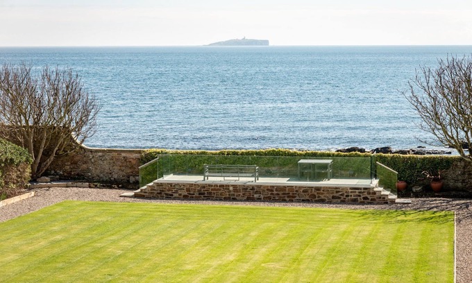 Anstruther Cabaña | Magnificent Beach Front House - sleeping 10 in five bedrooms