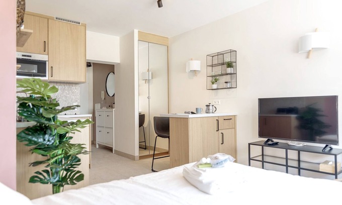 Gare Apartamento | Magnificent bright studio hyper/center, near cathedral