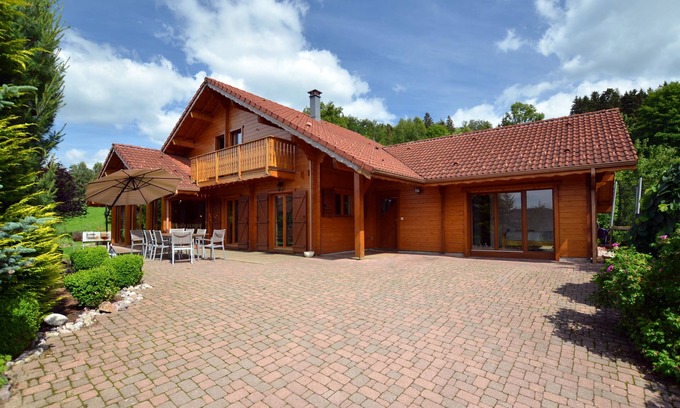 Gerardmer Chalet De Esquí | Magnífico chalet para 15 personas en Gérardmer: jacuzzi, futbolín, sauna