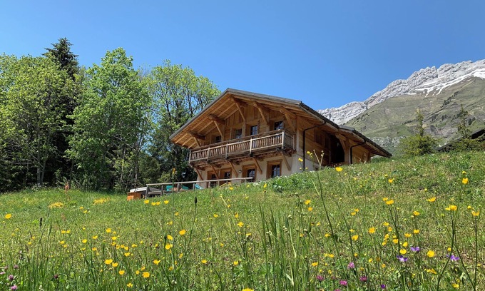 La Giettaz Chalet De Esquí | Magnifico Chalet con spa 3 habitaciones 6 a 8 personas