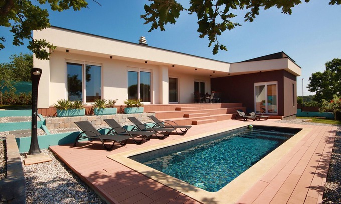 Vintijan Villa | Relájese y los colores de Istria son las palabras que inspirarán su estadía.