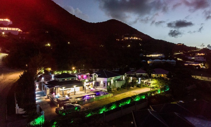 Orient Bay Casa | Magnificent contemporary villa on the heights of Saint-Martin.