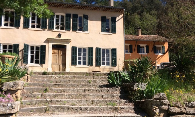 Barjols Casa | Magnífica propiedad familiar con piscina y acceso privado a un río.