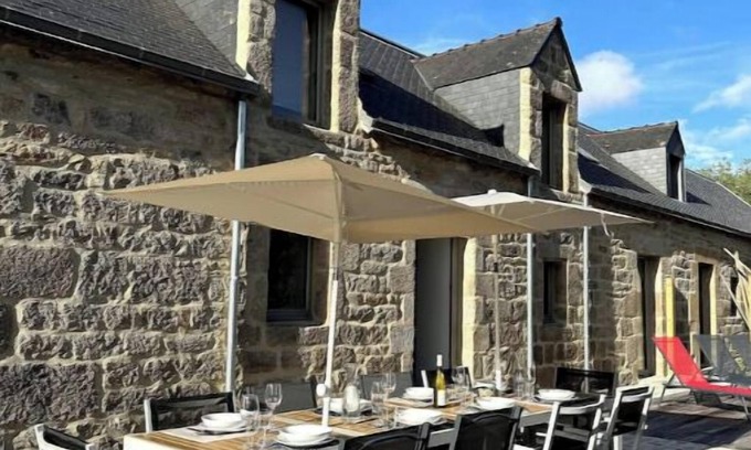 Tregunc Casa | Magnificent farmhouse in a peaceful setting between sea and countryside