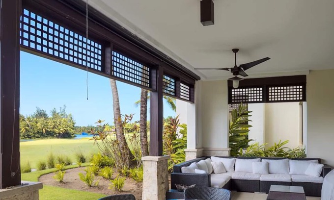 Herreras Condominio | Magnificent Golf Villa at Bahia Beach