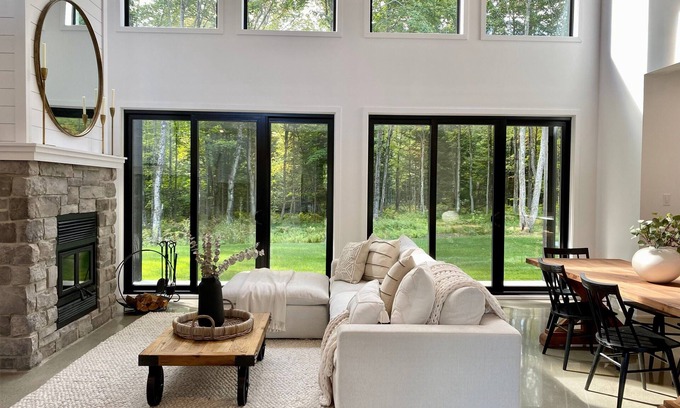 Lac-Brome Casa | Magnificent home nestled in the forest !!