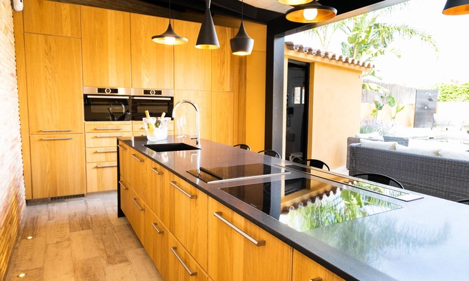 Deltebre Chalet De Esquí | MAGNÍFICA CASA EN EL DELTA DEL EBRO , CON WIFI, PISCINA ,PARKING Y BARBACOA.