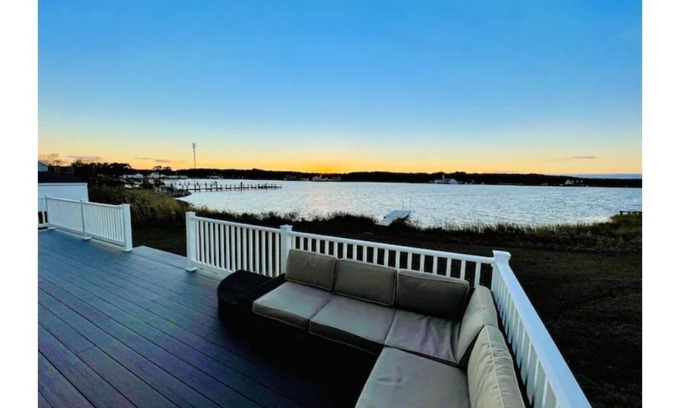 Woolford Casa | Magnificent Madison's private bay getaway home!!
