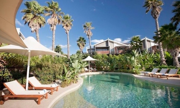 Magenta Shores Casa | MAGNIFICENT MAGENTA