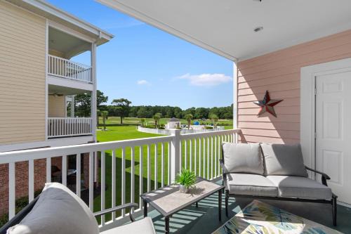 Central Myrtle Beach Apartamento | Magnificent Magnolias by myBeach Vacation Rentals