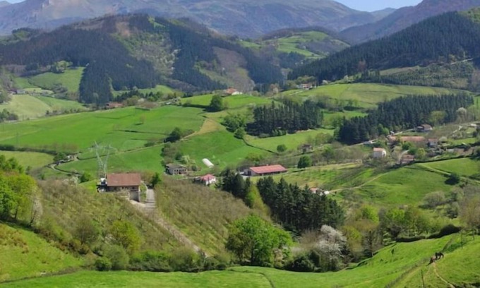 Olaberria Casa | Magnificent Mountain Range View House