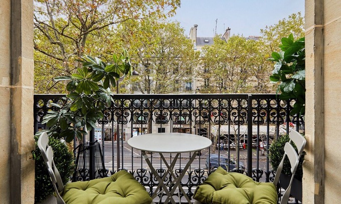 Quartier de la Monnaie Apartamento | Magnificent new Apartment Notre Dame de Paris