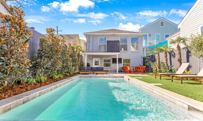 Faubourg Delassize Casa | Magnificent Outdoor Paradise | Heated Pool
