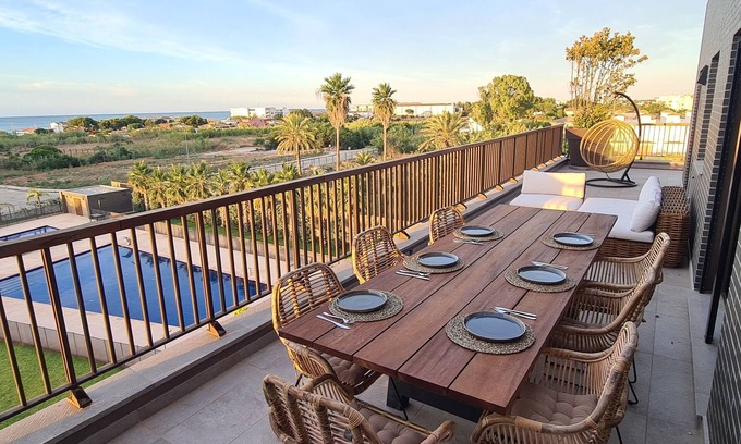 Les Deveses Apartamento | Magnificent penthouse with sea view, very close to beach and child-friendly pool