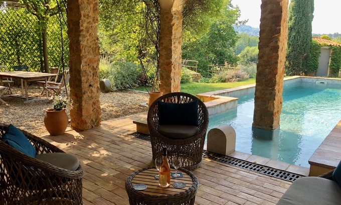 Cotignac Casa | Magnífica Bastide provenzal con piscina de 14m de largo en un jardín privado maduro.