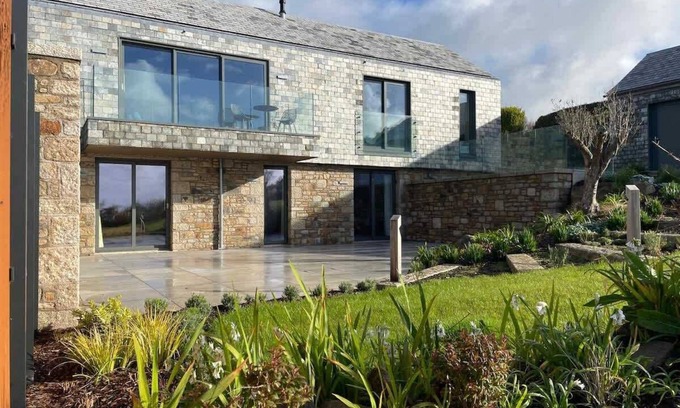 Perranuthnoe Casa | Magnificent South Coast Cornish Retreat by the Sea