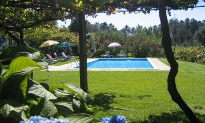 Cossourado Cabaña | Magnifica casa en piedra, con jardín y espacios verdes.