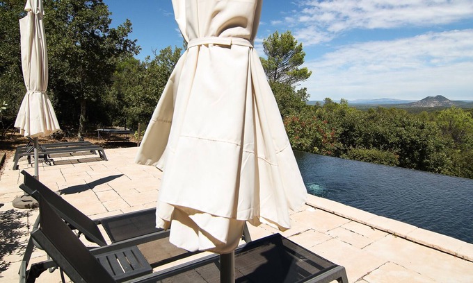 Bras Villa | Magnífica vista con una piscina cerca de Aix-en-Provence.