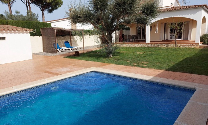 L'Escala Villa | Magnífica villa con piscina privada en gran parcela wifi gratuito ilimitado