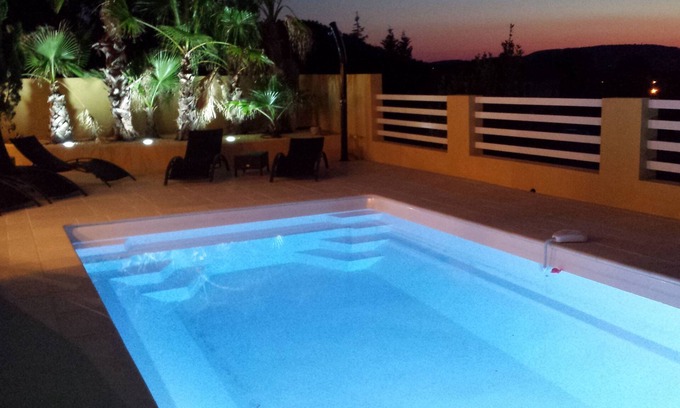 Langlade Villa | Magnífica villa con vista dominante y piscina climatizada.