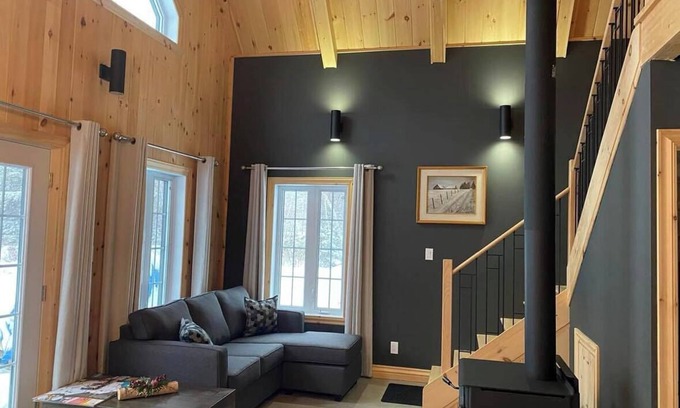 Mauricie Chalet De Esquí | Magnifique Chalet en Mauricie Au cœur de la nature mais à 10 minutes de la ville
