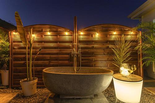 Le Moule Casa | Magnifique Bungalow et Jacuzzi au cœur des plages