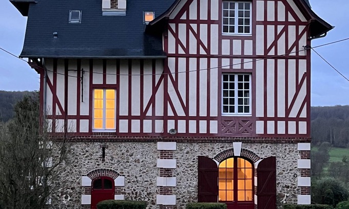 Orbec Casa | Magnifique Maison de Campagne Style Anglo Normand