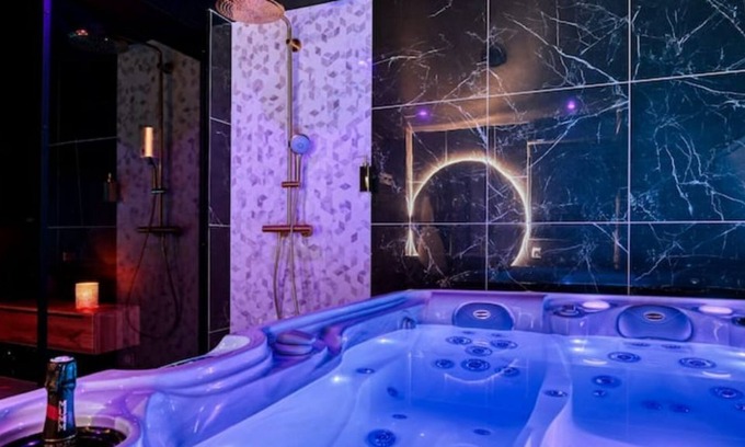 Saint-Cyr-l'Ecole Casa | Magnifique Villa Avec Jacuzzi à 15mn de Paris