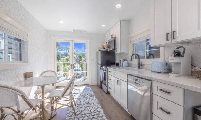 Alki Cabaña | Magnolia Cottage near West Seattle's Alki Beach