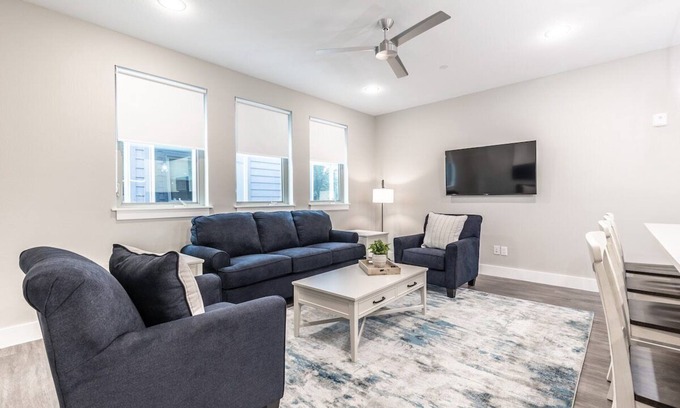 Fort Worth Casa | Magnolia District Modernism- Sleek 2-Bed Escape