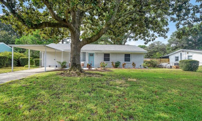 Fort Walton Beach Casa | Magnolia - Family-Friendly Comforts, TVs, Grill & Just Steps to the Beach!