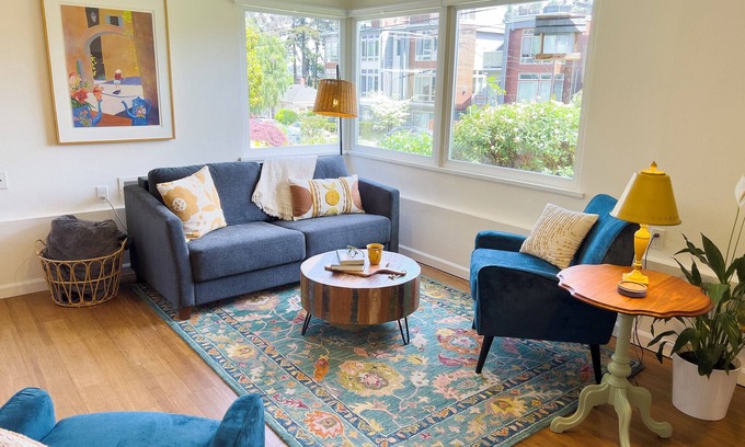 Magnolia Casa | Magnolia Garden Cottage - a tranquil retreat surrounded by gardens