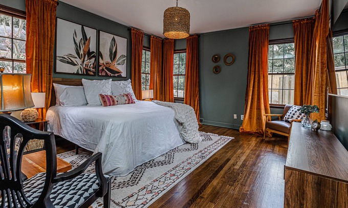 Fondren Casa | Magnolia Paradise in Fondren! Close to Shops, Eatery & Hospitals